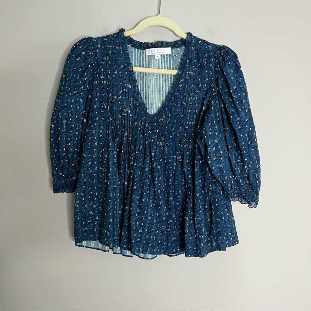 Hunter Bell Mia Puff Sleeve Lace Trim Blue Floral Print Top Women's Medium - Picture 4 of 8
